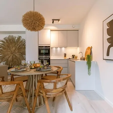 Huswell - Beautiful & Warm With Terrace In Appartement