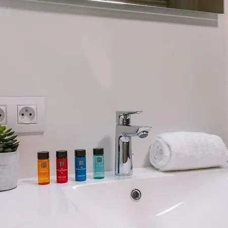 Apartman Huswell - Beautiful & Warm With Terrace In *